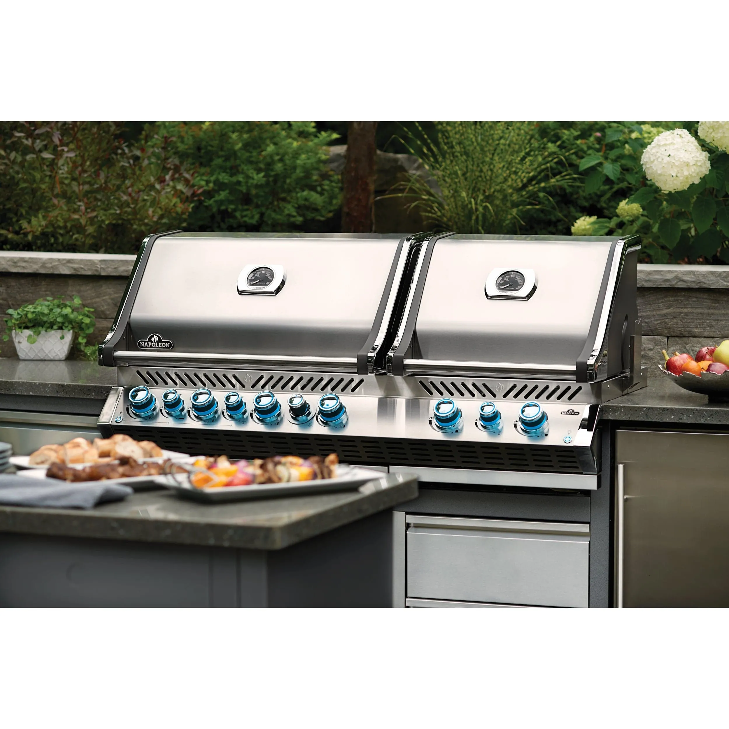 Napoleon | Prestige PRO 825 RSBI With Power Side Burner, Infrared Rear & Bottom Burners