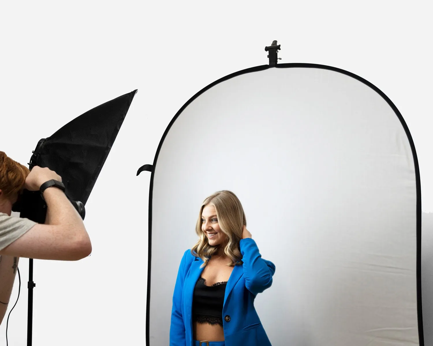 White / Black Double Sided Collapsible Pop Up Backdrop (1.5 x 2.1M) (DEMO STOCK)